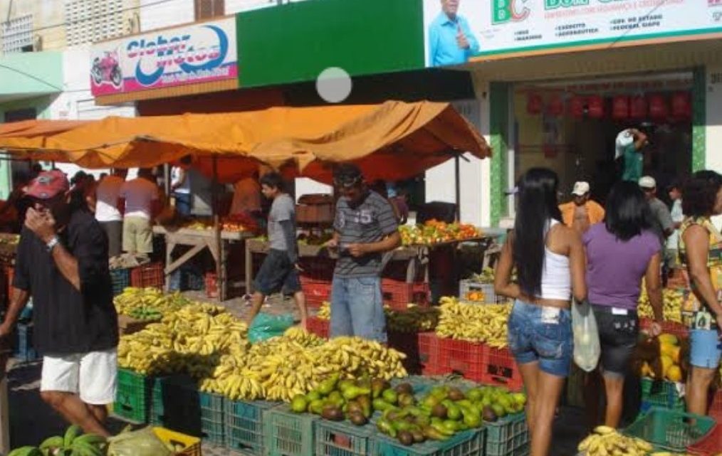 Feiras livres realizadas no domingo são antecipadas para o sábado em Caruaru