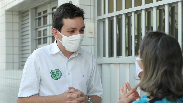 Raffiê visita empresa e conversa com moradores do bairro Divinópolis