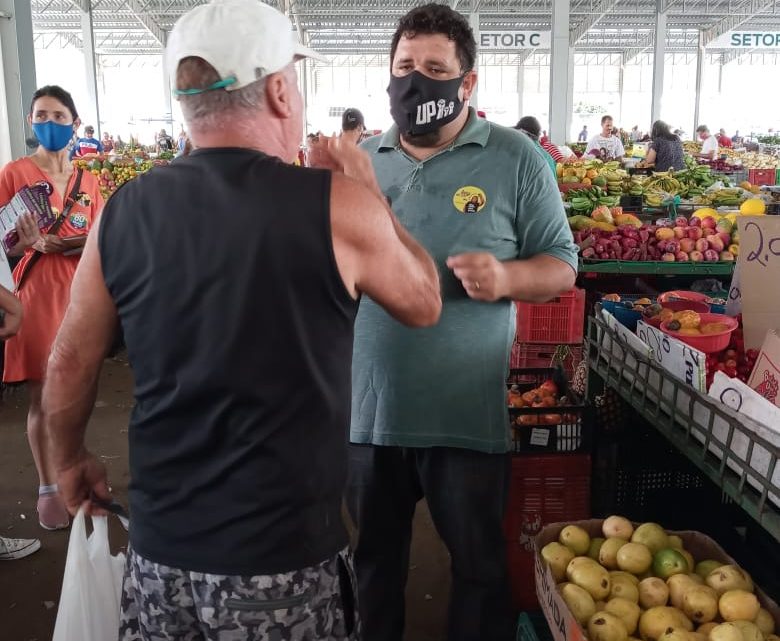 Rafael e Valéria visitam Feira do bairro Boa Vista em Caruaru