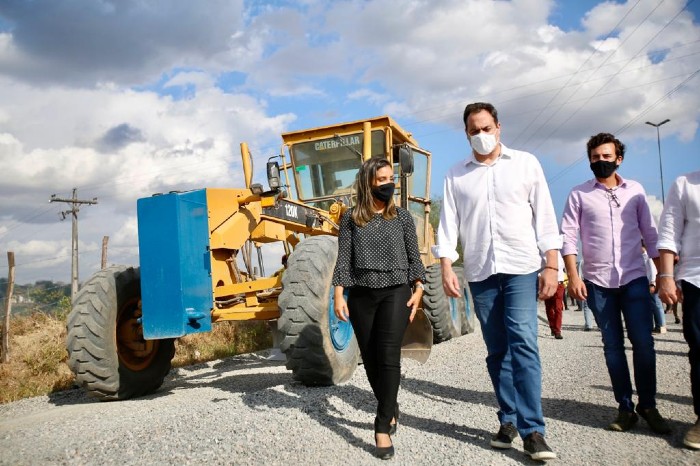 Paulo Câmara inaugura laboratório de esgoto e anuncia reforço do abastecimento de água em Caruaru Paulo Câmara inaugura laboratório de esgoto e anuncia reforço do abastecimento de água em Caruaru