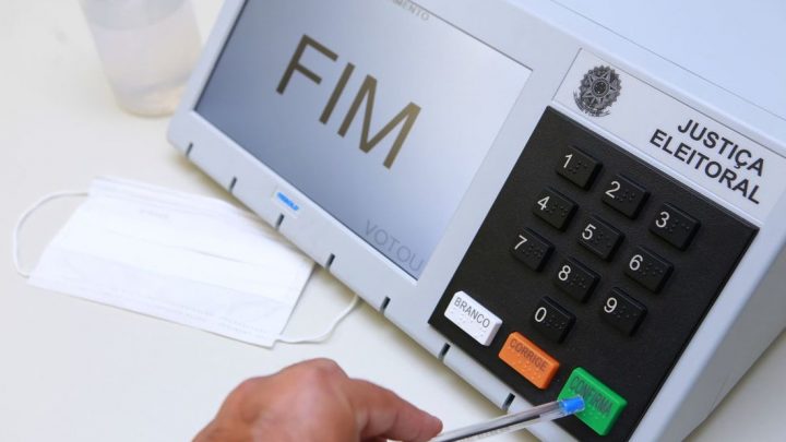 Voto no horário das 7h às 10h é preferencial para idosos e não exclusivo