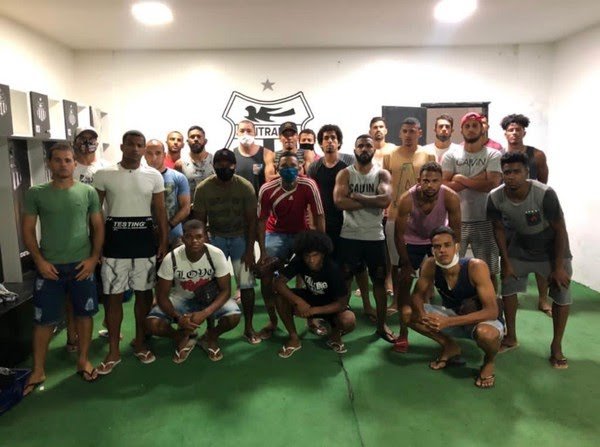 Elenco do Central se recusa a treinar e ameaça não jogar contra o ABC domingo por causa dos salários atrasados