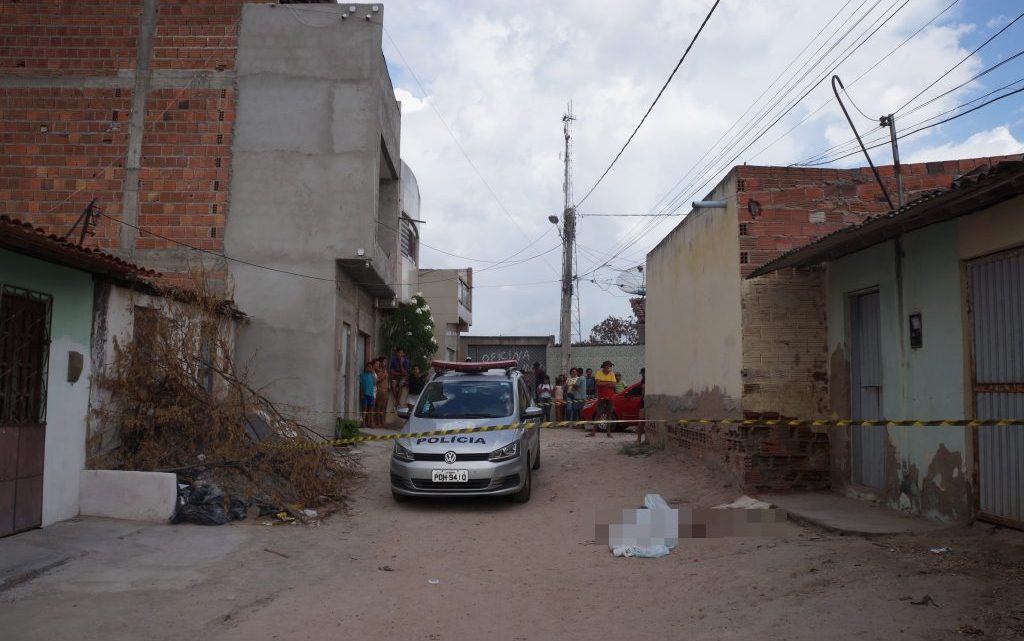 Adolescente de 13 anos é assassinada a facadas em Bezerros nesta quinta (17)