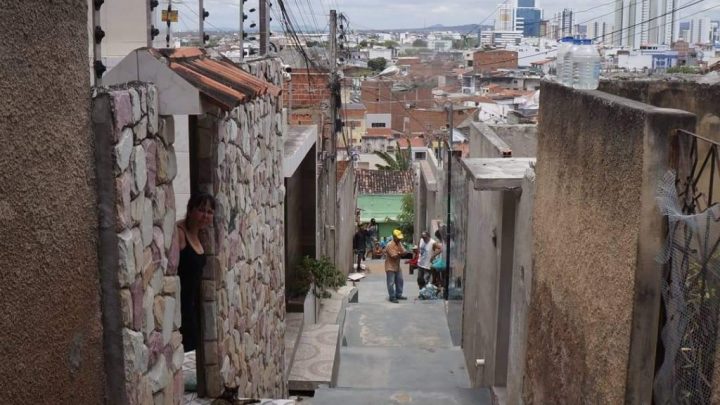 Jovem é morto a tiros dentro de casa em Caruaru