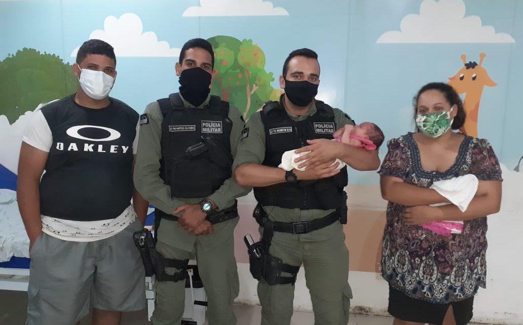 PMs ajudam a salvar vida de recém-nascida em Caruaru