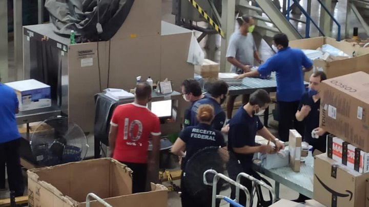 Operação Black Friday da Receita Federal apreende 2 milhões em encomendas irregulares
