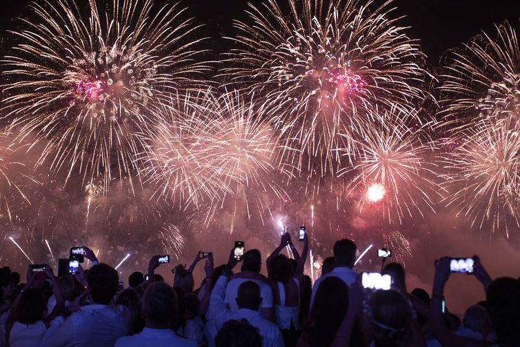 Promotores de Justiça alertam organizadores de festas de fim de ano sobre proibições sanitárias de aglomeração