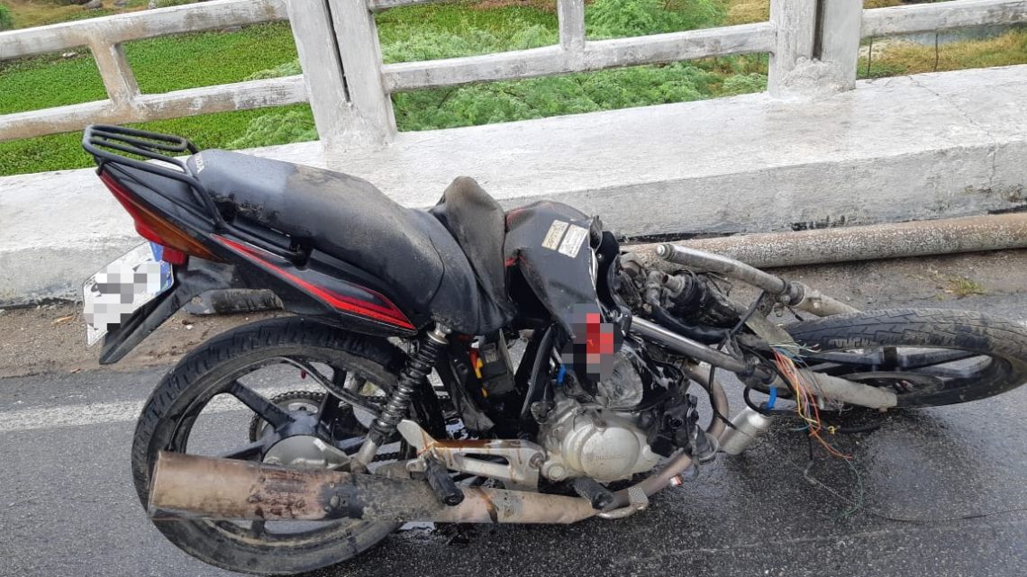 Jovem morre após colisão entre moto e ônibus na BR 104 em Agrestina