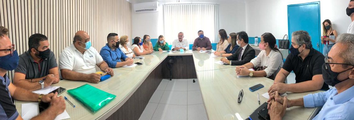 Prefeito de Agrestina realiza primeira reunião com secretários municipais