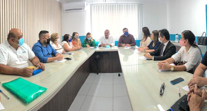 Prefeito de Agrestina realiza primeira reunião com secretários municipais