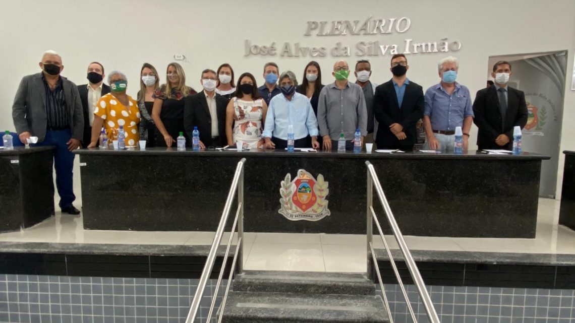Prefeito Gilvandro Estrela empossa novo secretariado em Belo Jardim Prefeito Gilvandro Estrela empossa novo secretariado em Belo Jardim