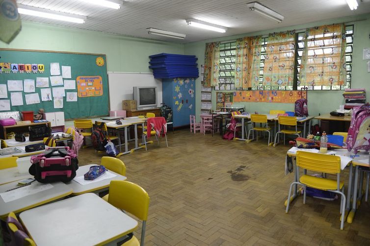 Não matricular aluno para ano letivo pode caracterizar crime de abandono intelectual