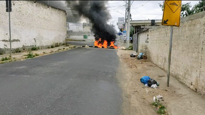 Moradores fazem protesto contra desapropriação em Caruaru