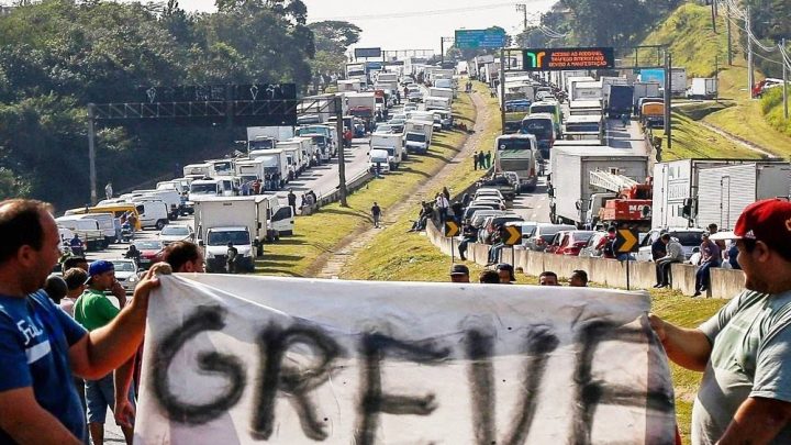 Greve dos caminhoneiros: Associação cofirma paralisação a partir desta segunda-feira