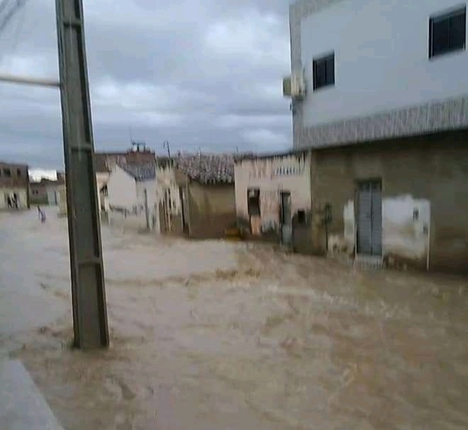 Chuva forte causa alagamentos em Sanharó nesse sábado (27)