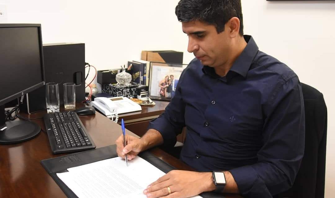 Lessa propõe ação conjunta para evitar fechamento de comércio no Polo Têxtil Lessa propõe ação conjunta para evitar fechamento de comércio no Polo Têxtil