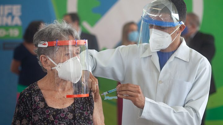 Mais de 118 mil pessoas já foram vacinadas contra a Covid-19 em Pernambuco