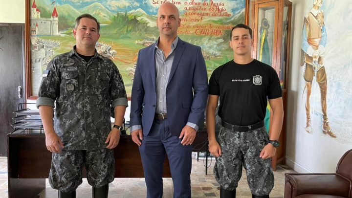 Em agenda no Recife, Anderson Correia reafirma parceria com a Cavalaria da PMPE e visita CIODS