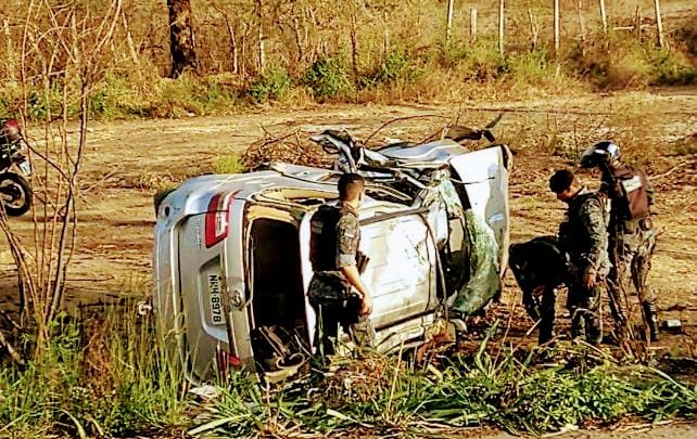 Homem morre ao capotar o veículo tentando fugir de blitz da PM em Caruaru