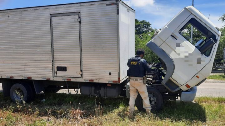 Caminhão com restrição judicial há sete anos é apreendido na BR 101 no Recife