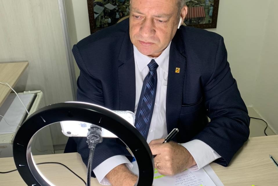 Vereador Jorge Quintino pede maior fiscalização no combate à poluição visual em Caruaru Vereador Jorge Quintino pede maior fiscalização no combate à poluição visual em Caruaru