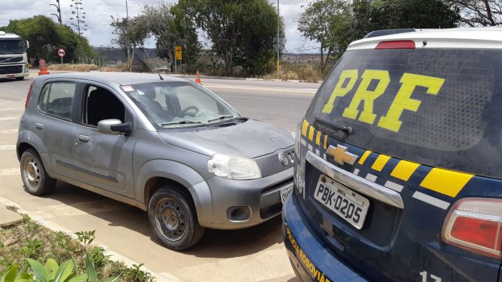 Carro roubado em 2014 em Caruaru é recuperado em Garanhuns e motorista é detido