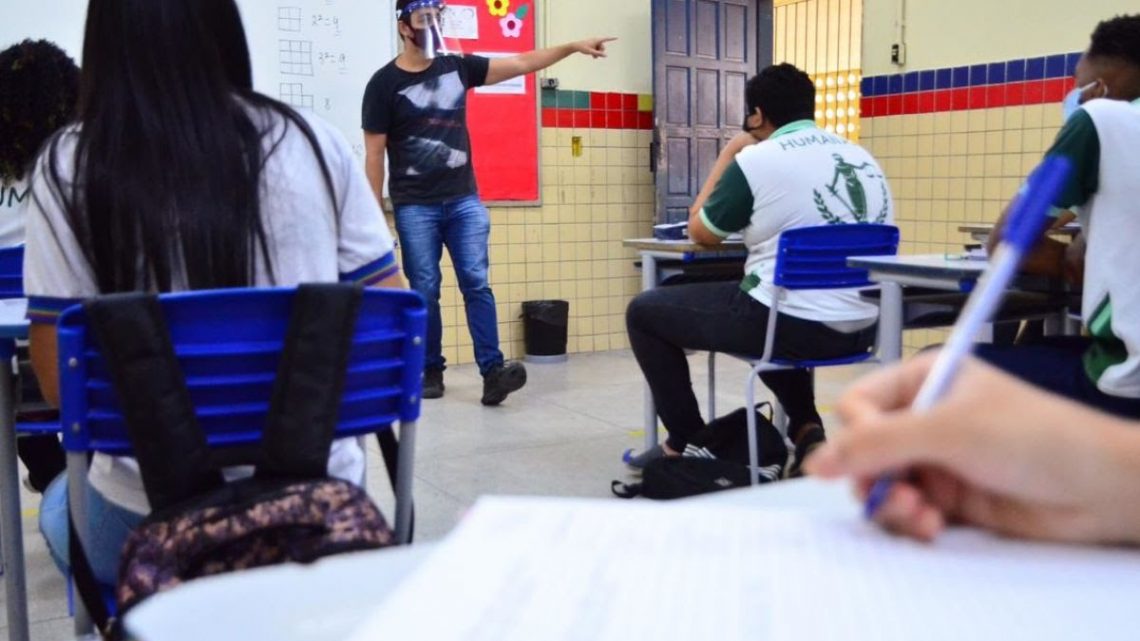 Início do ano letivo e retomada gradual do ensino presencial em Pernambuco em março