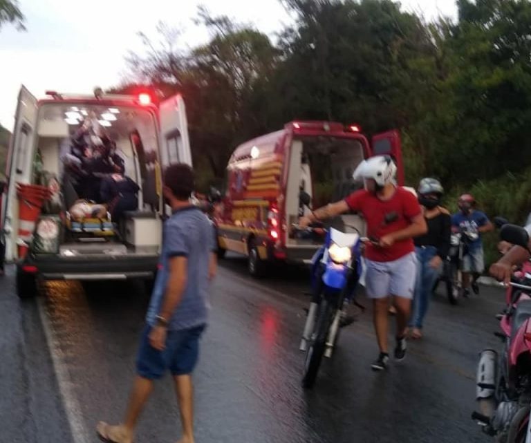 Morreu no HRA mulher que tinha ficado ferida em acidente entre carro e moto na BR-104 Morreu no HRA mulher que tinha ficado ferida em acidente entre carro e moto na BR-104