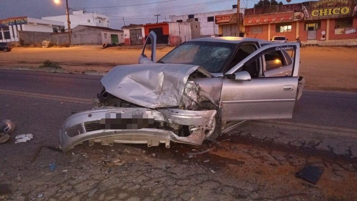 Colisão frontal com vítima fatal e vários feridos na BR 423 em Pernambuco Colisão frontal com vítima fatal e vários feridos na BR 423 em Pernambuco