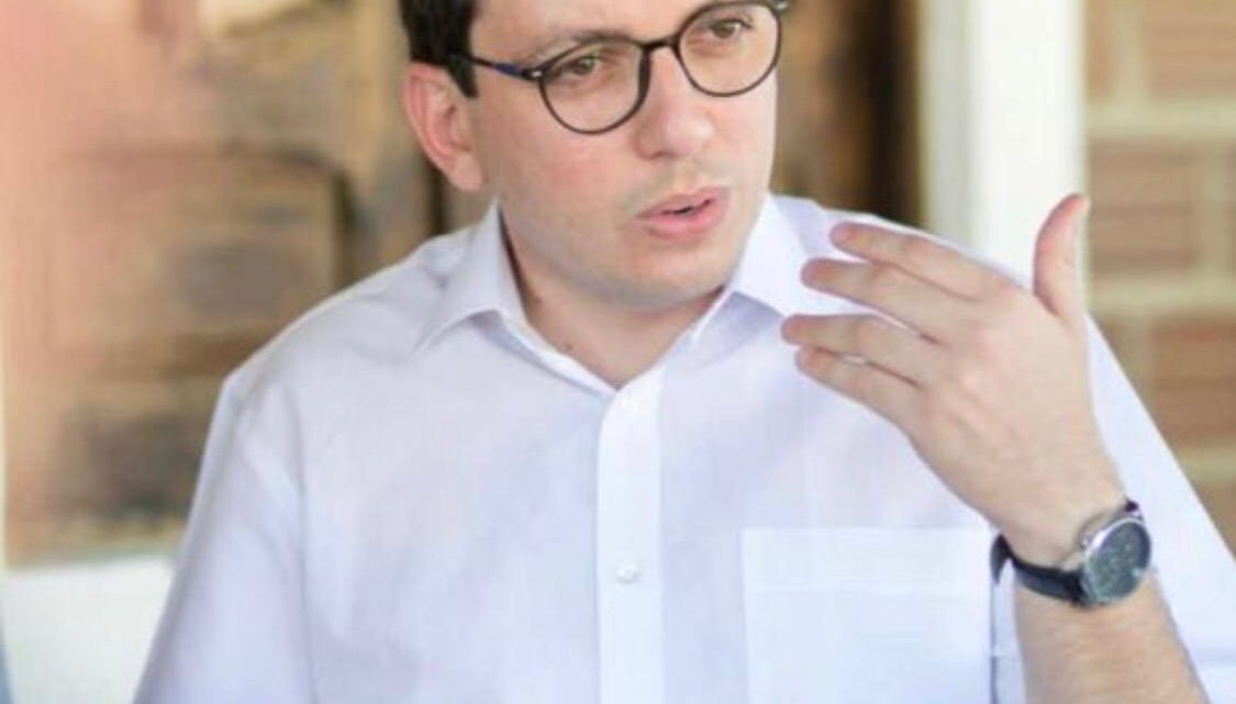 Raffiê propõe que Prefeitura de Caruaru comece a planejar criação do Auxílio Emergencial para os Artistas Raffiê propõe que Prefeitura de Caruaru comece a planejar criação do Auxílio Emergencial para os Artistas