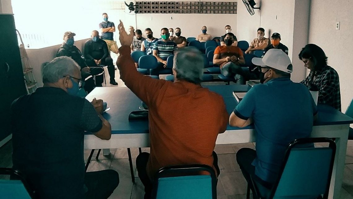 Agentes de Trânsito de Caruaru discutiram atualização do Plano de Cargos e Carreiras nesta quinta (4) Agentes de Trânsito de Caruaru discutiram atualização do Plano de Cargos e Carreiras nesta quinta (4)