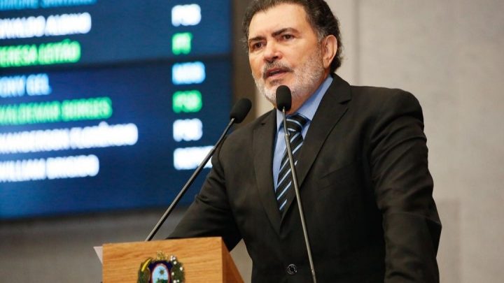 Deputado Tony Gel pede ao Governo do Estado auxílio para os artistas de Caruaru