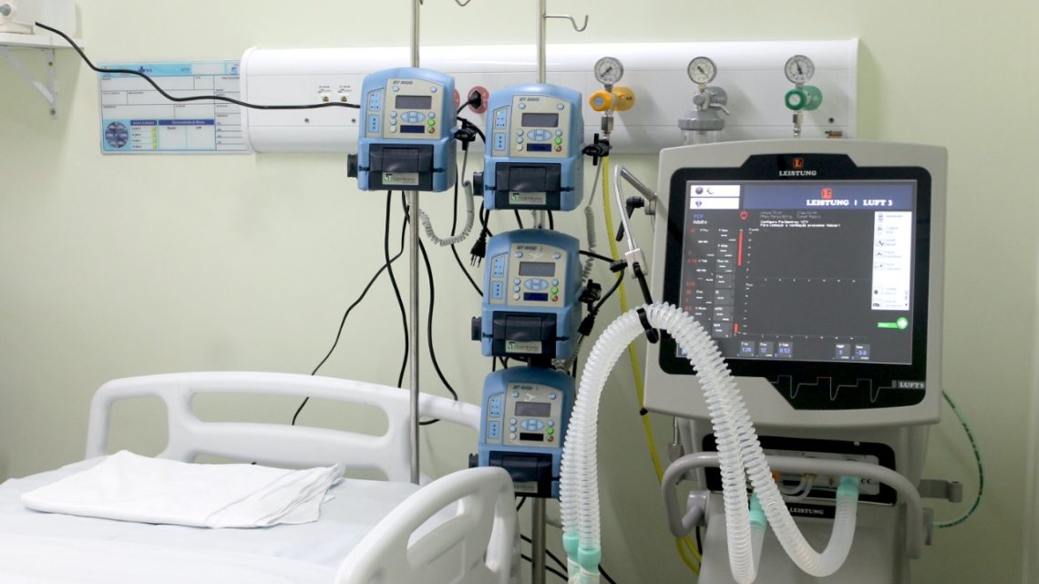 Hospital Mestre Vitalino abre 10 leitos de UTI Covid nesta sexta-feira (12) Hospital Mestre Vitalino abre 10 leitos de UTI Covid nesta sexta-feira (12)