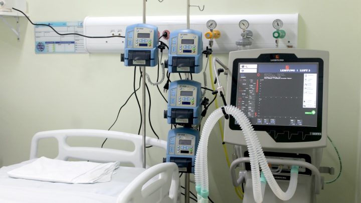 Hospital Mestre Vitalino abre 10 leitos de UTI Covid nesta sexta-feira (12)