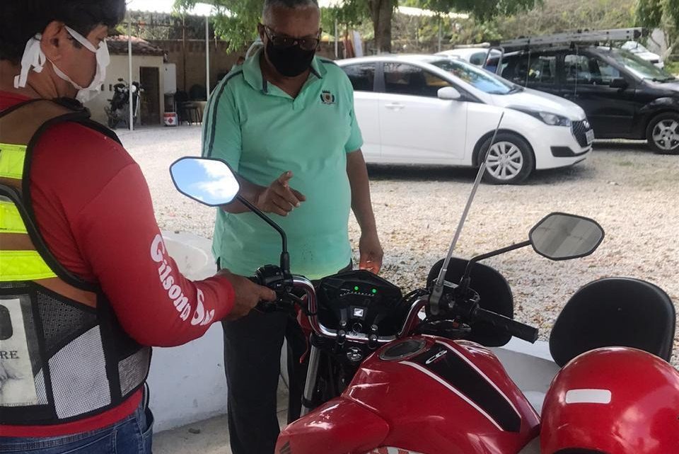 Prorrogada em Caruaru validade dos alvarás de licença de mototaxistas, taxistas e transportes escolares