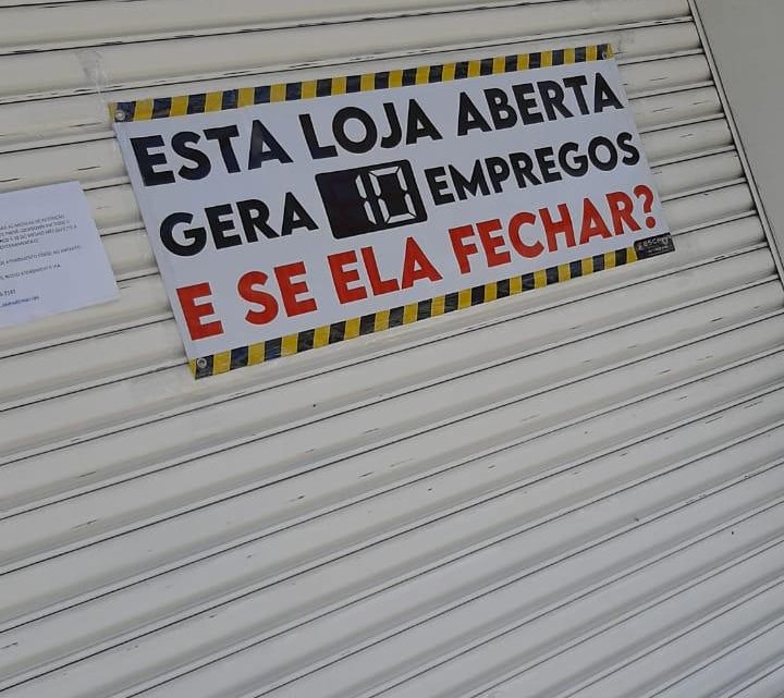 Protesto silencioso nas lojas alerta sobre aumento do desemprego em Caruaru Protesto silencioso nas lojas alerta sobre aumento do desemprego em Caruaru