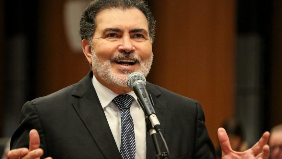 Tony Gel comemora flexibilização nos horários do comércio e das feiras no Agreste Tony Gel comemora flexibilização nos horários do comércio e das feiras no Agreste