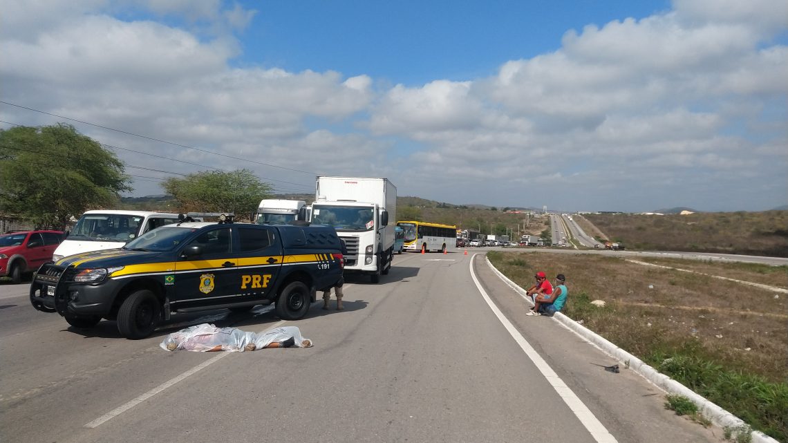 Atropelamento com vítima fatal na BR 232 em Caruaru