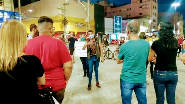 Empresários realizam protesto pacífico em Caruaru nesta quinta (18)