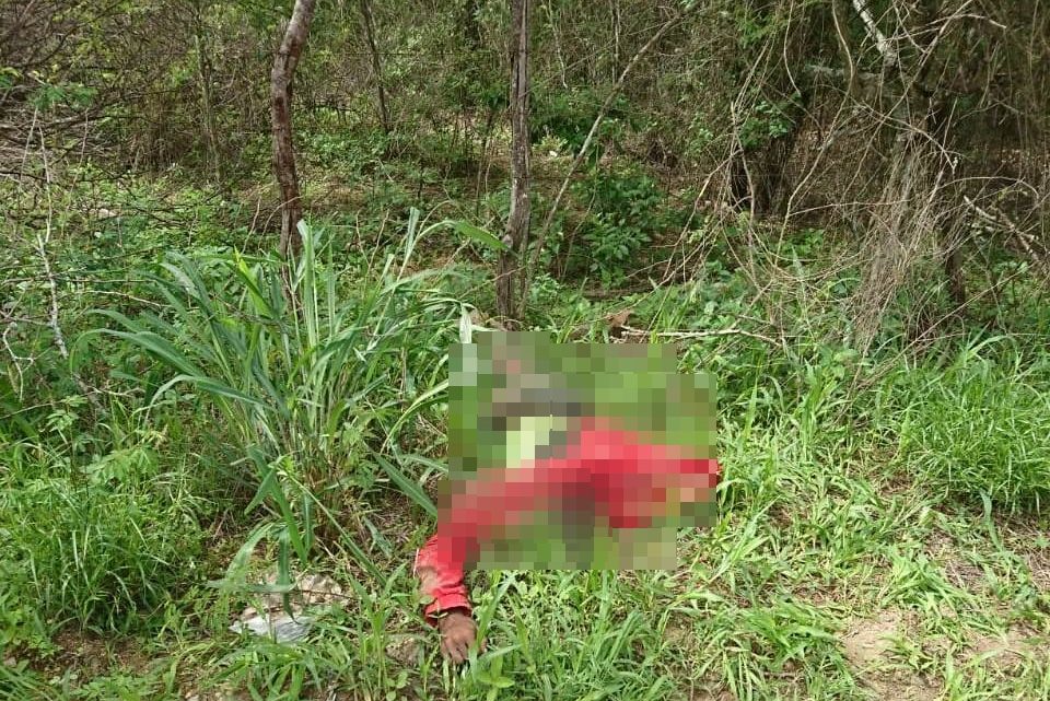 Homem é assassinado com tiros na cabeça em Caruaru Homem é assassinado com tiros na cabeça em Caruaru