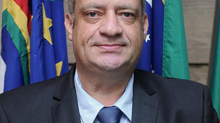 Vereador Jorge Quintino afirma que democracia pode estar por um fio