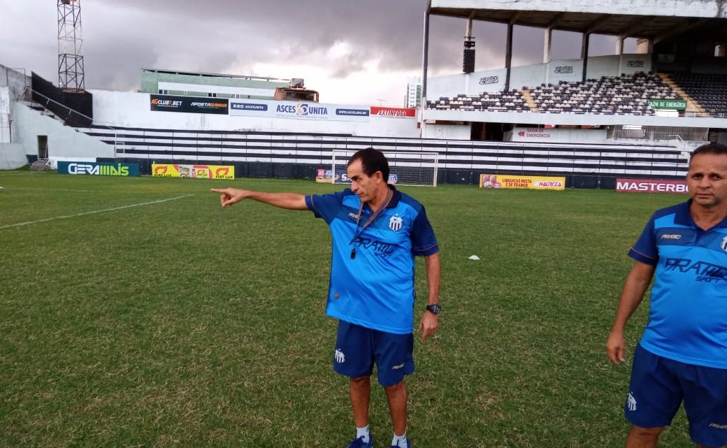 Novo técnico com a missão de levar o Central ao G6 do Pernambucano e Série C nacional Novo técnico com a missão de levar o Central ao G6 do Pernambucano e Série C nacional