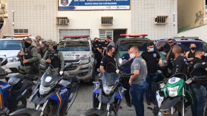 Policiais prestam homenagem ao delegado Anderson Liberato que foi morto a tiros