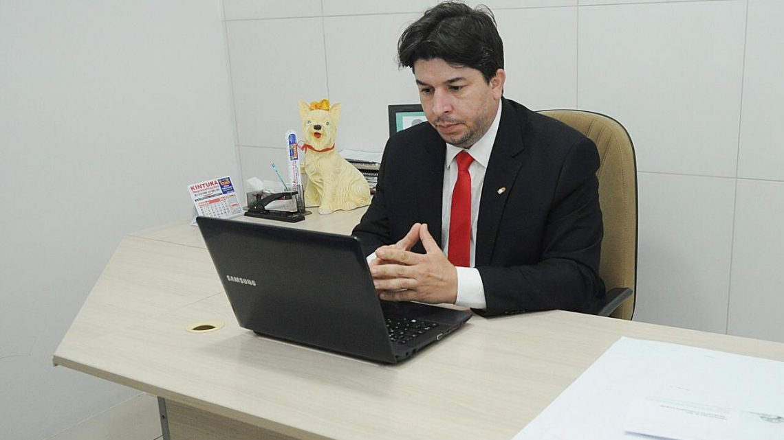 Fagner propõe criação da semana de conscientização ‘Diga não à venda de animais’, em Caruaru Fagner propõe criação da semana de conscientização ‘Diga não à venda de animais’, em Caruaru