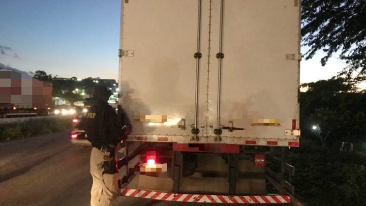 PRF registra 188 toneladas de excesso de peso e recolhe 39 veículos por diversas irregularidades em Caruaru