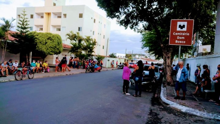 Jovem assassinada em João Pessoa-PB é sepultada em Caruaru
