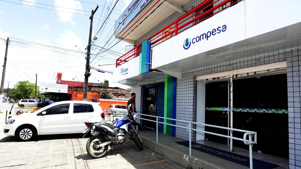 Compesa retoma as atividades presenciais nas lojas de atendimento Compesa retoma as atividades presenciais nas lojas de atendimento