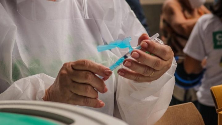 Pernambuco recebe mais de 187 mil doses da vacina contra a covid-19