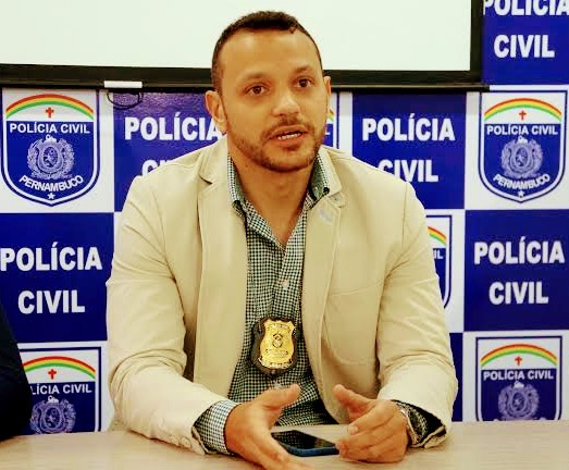 Delegado é baleado ao cumprir mandado de prisão no Agreste-PE Delegado é baleado ao cumprir mandado de prisão no Agreste-PE
