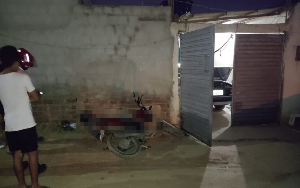 Homem é morto a tiros em Caruaru nesta segunda-feira (24) Homem é morto a tiros em Caruaru nesta segunda-feira (24)